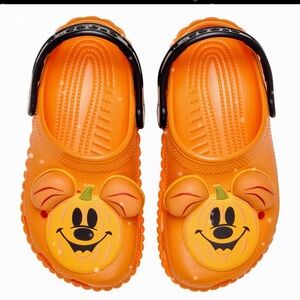 Crocs Disney Halloween Mickey Mouse Pumpkin shoes / m6 w8 / NEW with tags